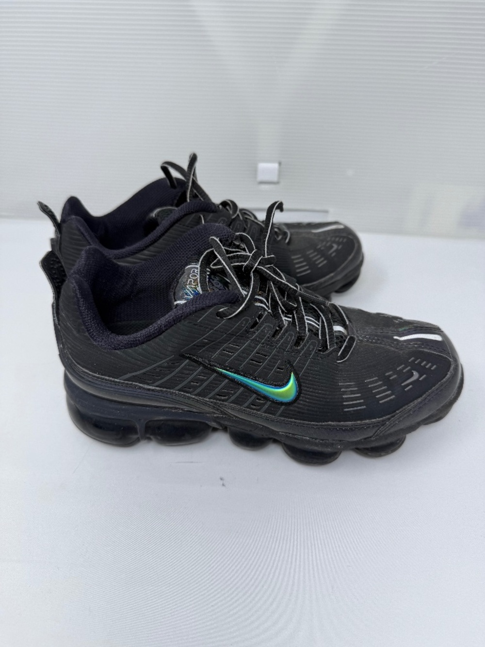 WOMENS NIKE SIZE 7